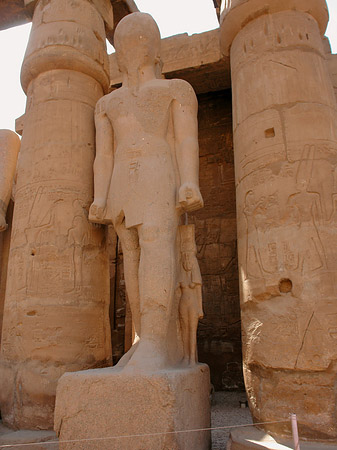 Statuen am Luxor Tempel Foto 