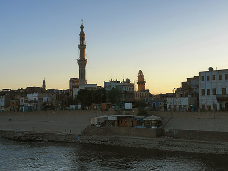 Foto Stadt mit Moschee