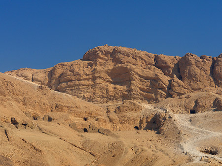 Fotos Eingang zum Tempel mit Berg | 